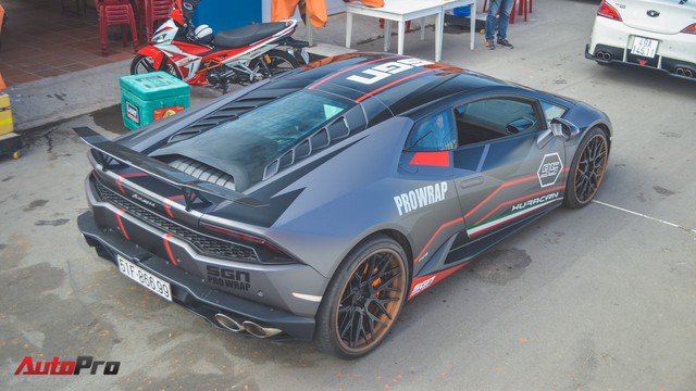 Lamborghini Huracan khoác decal chiến binh tại Sài Gòn - Ảnh 3. Lamborghini Huracan khoác decal chiến binh tại Sài Gòn - Ảnh 3.