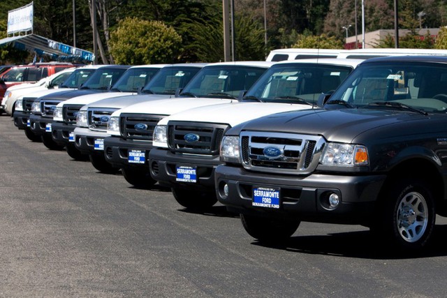 Ford Ranger và một số mẫu xe khác bị triệu hồi do lỗi túi khí Takata - Ảnh 1.