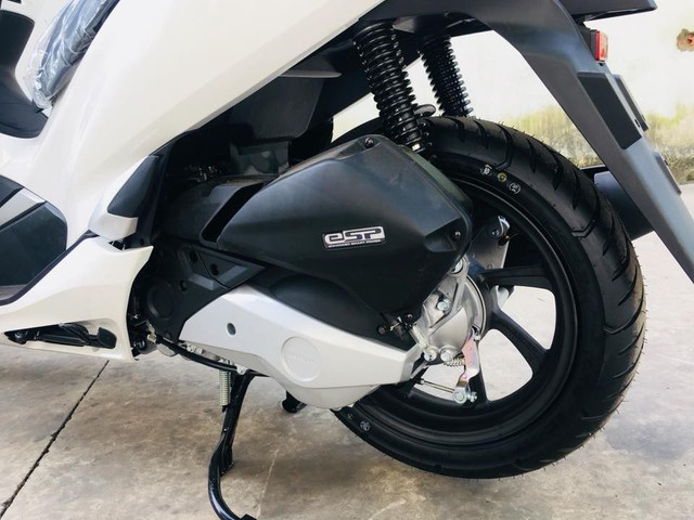 Hé lộ Honda PCX 2018 trước khi lên kệ - Ảnh 1.