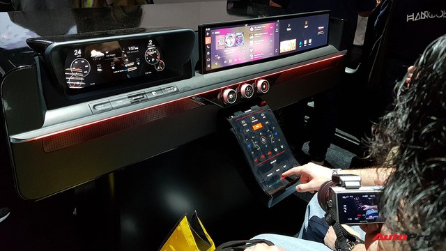 Trải nghiệm khoang nội thất ô tô “ngợp” màn hình do Samsung sản xuất - Ảnh 4.