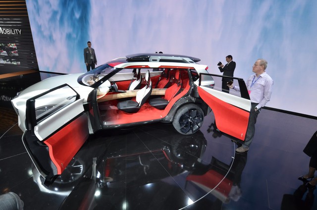 Nissan Xmotion Concept: Bữa tiệc công nghệ - Ảnh 14.
