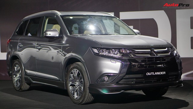 Mitsubishi Outlander CKD xuất xưởng với giá từ 808 triệu đồng, tạo sức ép lên Honda CR-V - Ảnh 3.