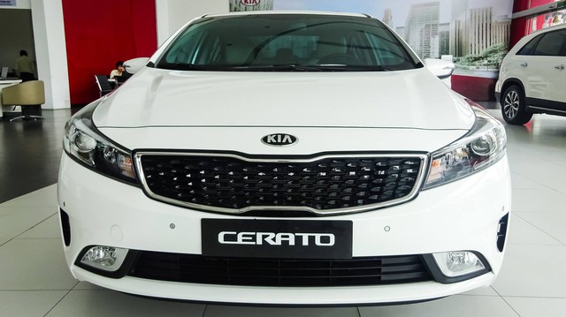 Thuế giảm, hàng loạt xe Kia đồng loạt hạ giá đầu năm 2018