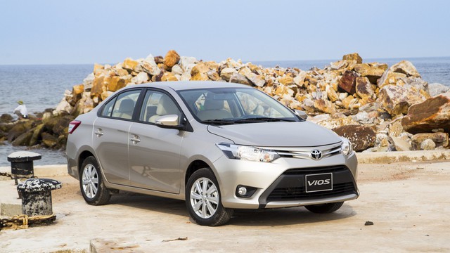 Chê Toyota hết lời, người Việt vẫn mua 5.000 xe chính hãng/tháng trong năm 2017