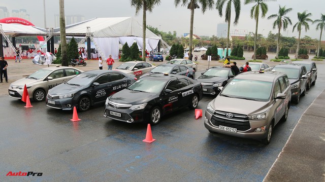 10 xe bán chạy nhất Việt Nam năm 2017: Cuộc chơi của Toyota và Trường Hải