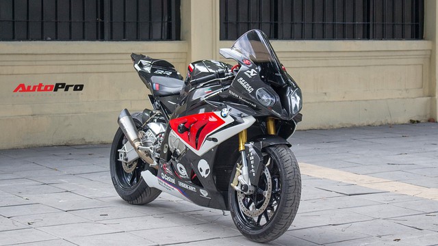 Siêu mô tô BMW S1000RR đời 2014 rao bán lại giá ngang Hyundai Grand i10