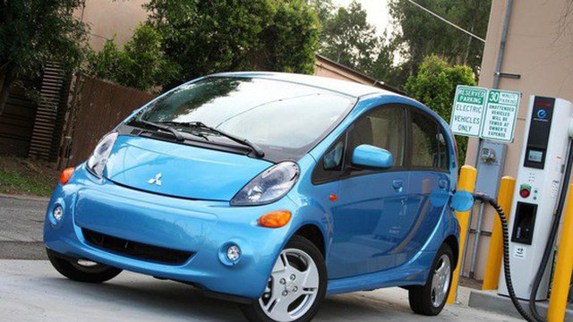 Bộ Công thương và Mitsubishi Motors bắt tay nghiên cứu ô tô điện