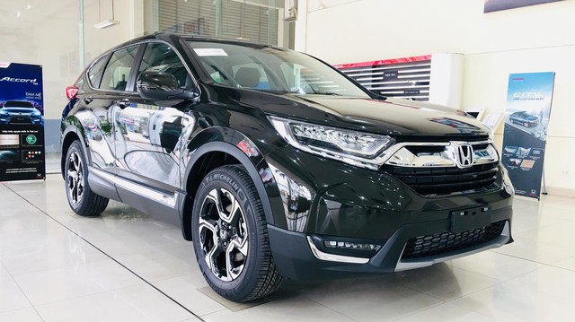 Khách hàng mua Honda CR-V 2018 chênh giá và phải thêm phụ kiện: "Vẫn thấy đáng tiền"