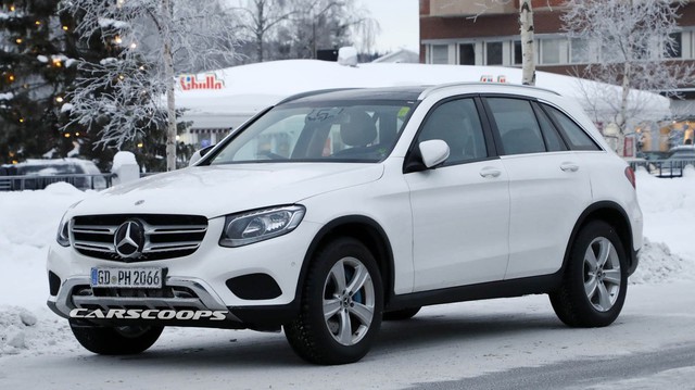 Mercedes-Benz GLC 2019 lộ ảnh nội thất