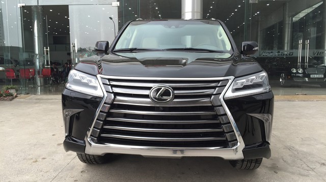 Lexus LX570 2016 nhập Mỹ, sử dụng 2 năm gần như không mất giá