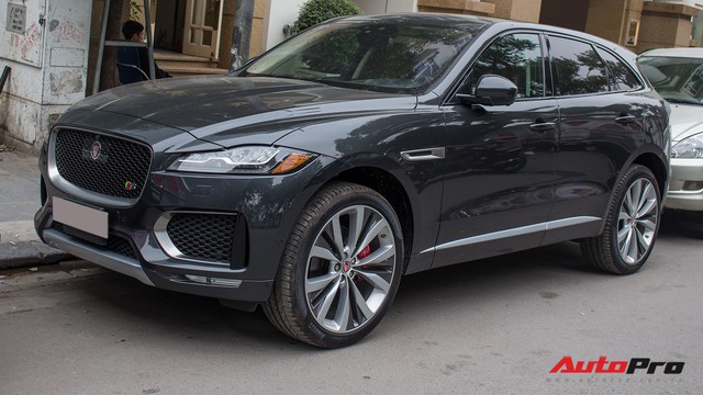 SUV thể thao Jaguar F-Pace S đầu tiên xuất hiện tại Việt Nam