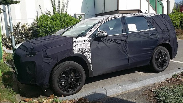 Bắt gặp Hyundai Santa Fe thế hệ mới đang chạy thử
