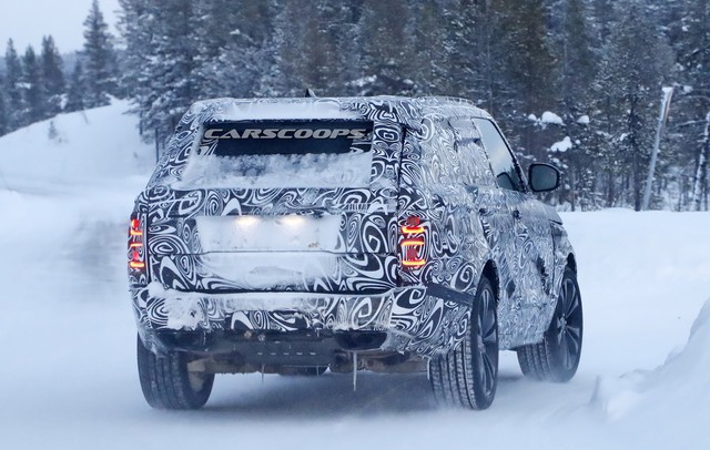 Cạnh tranh Lamborghini Urus, Range Rover Coupe 2 cửa lần đầu lộ diện - Ảnh 1.
