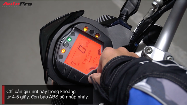 Hướng dẫn tắt hệ thống chống bó cứng phanh ABS và cách chỉnh đồng hồ trên KTM Duke - Ảnh 2.