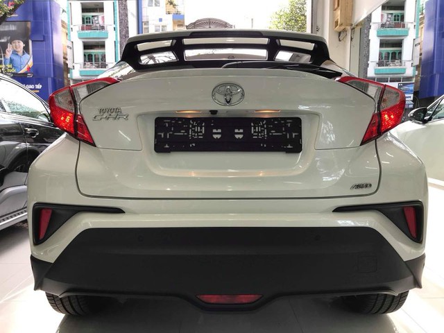 Toyota C-HR turbo về Việt Nam ngang tầm giá Mercedes-Benz GLC - Ảnh 4. Toyota C-HR turbo về Việt Nam ngang tầm giá Mercedes-Benz GLC - Ảnh 4.