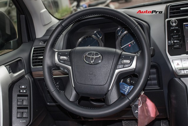 Khám phá Toyota Land Cruiser Prado 2018 giá hơn 2,2 tỷ đồng tại Việt Nam - Ảnh 16.