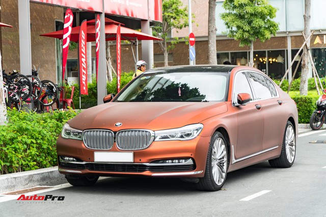 BMW 750Li “fake” màu hiếm của đại gia Sài Gòn - Ảnh 1.