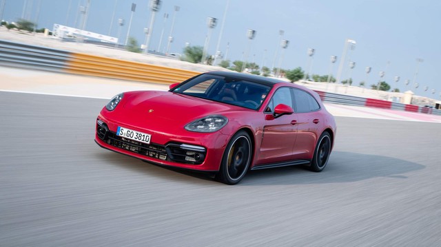 Porsche có năm đại thành công nhưng không nhờ Macan mà lại là mẫu xe này