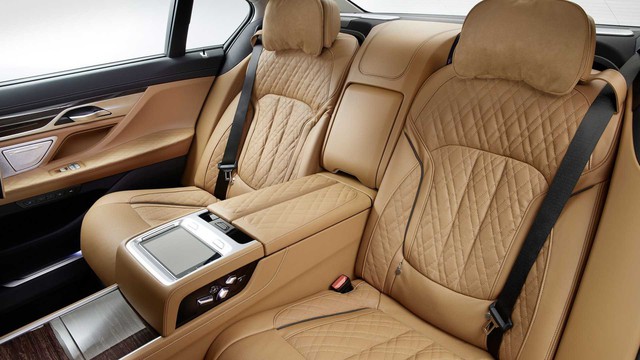 BMW 7-Series chính thức ra mắt - thách thức Mercedes-Benz S-Class - Ảnh 17.