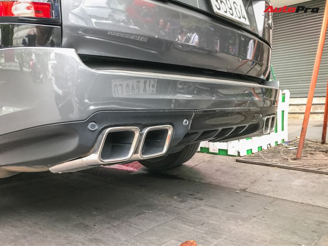 Range Rover Autobiography độ bodykit hàng độc và bộ vành kiểu cánh quạt phi cơ của đại gia Sài Gòn - Ảnh 8.