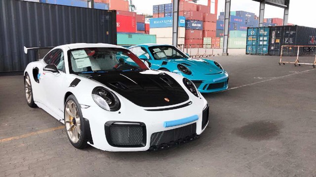 Thêm hai chiếc siêu xe Porsche về Việt Nam - Ảnh 1.