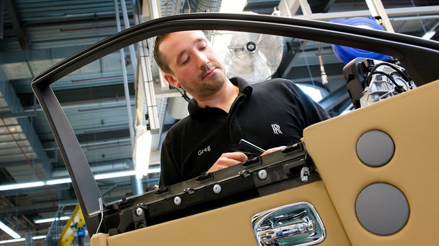 Rolls-Royce đứng trước thách thức không thể lắp được xe