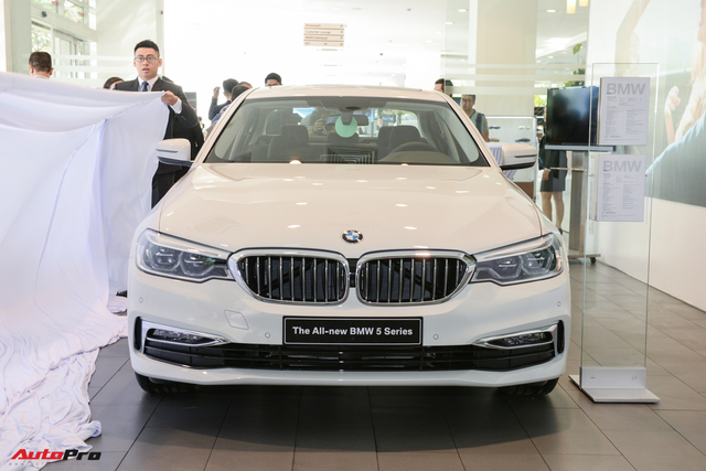BMW 5-Series thế hệ mới ra mắt khách Việt, giá từ 2,389 tỷ đồng - Ảnh 1.