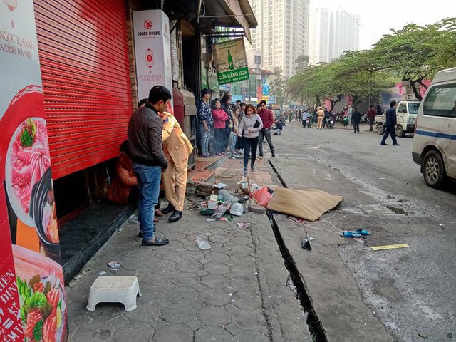 Nhân chứng vụ tông xe liên hoàn trên phố Ngọc Khánh: Tài xế bước ra khóc rưng rức - Ảnh 2.