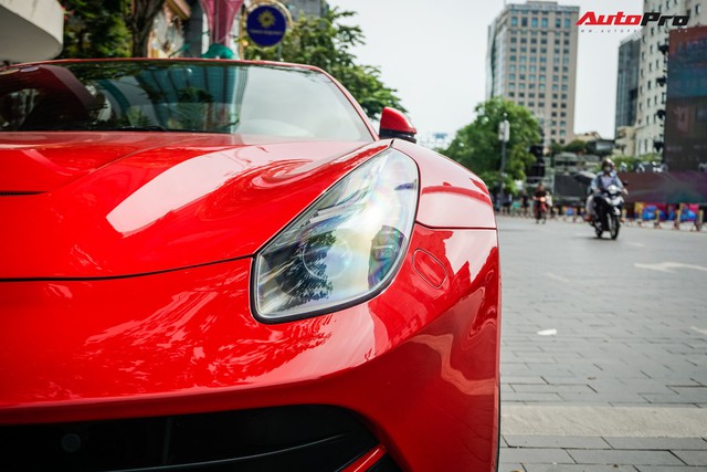 Ferrari F12 Berlinetta đặc biệt nhất Việt Nam của đại gia đồng hồ chục tỷ tại Hà Nội tiến vào Sài Gòn - Ảnh 6.