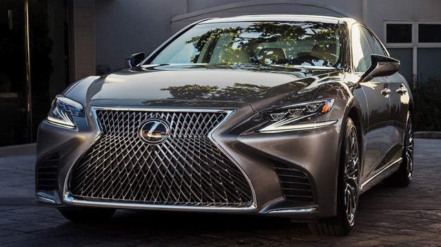 Lexus Việt Nam triệu hồi xe sang LS500