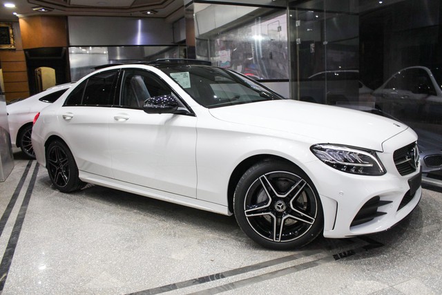 Lộ thông tin Mercedes-Benz C-Class 2019 chuẩn bị ra mắt tại Việt Nam, không còn bản C250 - Ảnh 1.