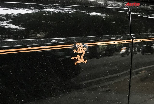 Khám phá những option siêu hiếm trên Rolls-Royce Phantom Rồng 35 tỷ của đại gia Hà Nội - Ảnh 9. Khám phá những option siêu hiếm trên Rolls-Royce Phantom Rồng 35 tỷ của đại gia Hà Nội - Ảnh 9.