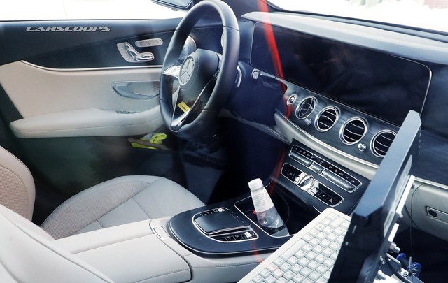 Lần đầu lộ nội thất Mercedes-Benz E-Class mới: Xuất hiện điểm mới chưa từng có trên xe Mẹc - Ảnh 1. Lần đầu lộ nội thất Mercedes-Benz E-Class mới: Xuất hiện điểm mới chưa từng có trên xe Mẹc - Ảnh 1.