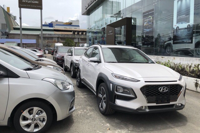 Giá giảm, doanh số Hyundai Santa Fe vẫn sụt mạnh sau tháng sốt hàng trước Tết - Ảnh 2. Giá giảm, doanh số Hyundai Santa Fe vẫn sụt mạnh sau tháng sốt hàng trước Tết - Ảnh 2.