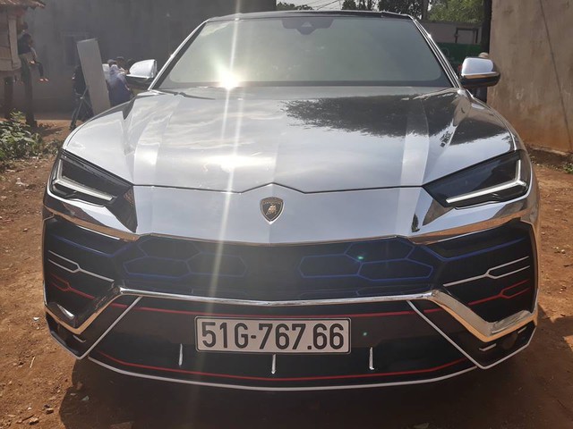 Minh nhựa đưa Lamborghini Urus vừa thay áo mới đi hành trình siêu xe đầu tiên năm 2019 tại Việt Nam - Ảnh 2.