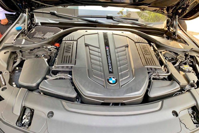 Hàng hiếm BMW M760Li chính hãng về đại lý với giá tạm tính 13 tỷ đồng - Ảnh 5.