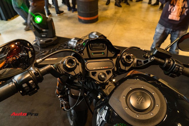 Harley-Davidson FXDR ra mắt tại Việt Nam, giá từ 799,5 triệu đồng - Ảnh 3.
