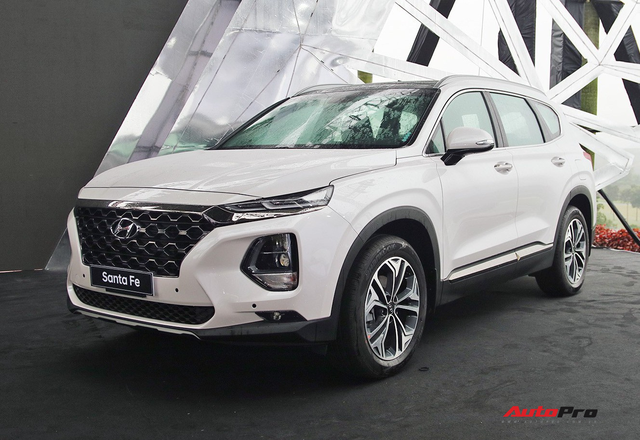 Hyundai Santa Fe 2019 Đặc biệt thêm trang bị chuẩn bị về đại lý, giá tăng 5 triệu đồng - Ảnh 2.