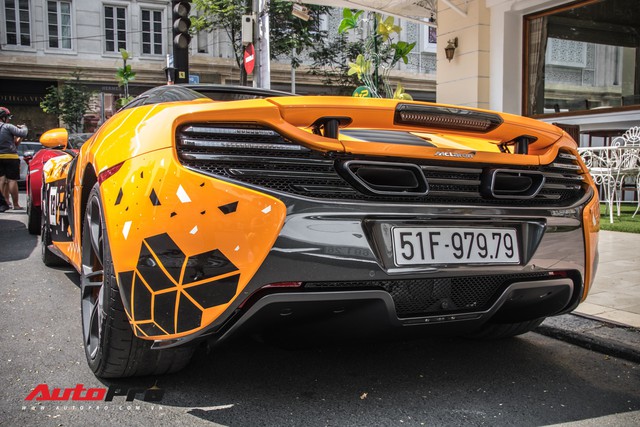 Khi fan cuồng đồng hồ Richard Mille đổi màu siêu xe McLaren 650S Spider - Ảnh 6. Khi fan cuồng đồng hồ Richard Mille đổi màu siêu xe McLaren 650S Spider - Ảnh 6.