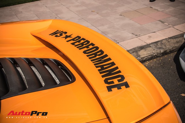 Khi fan cuồng đồng hồ Richard Mille đổi màu siêu xe McLaren 650S Spider - Ảnh 14.
