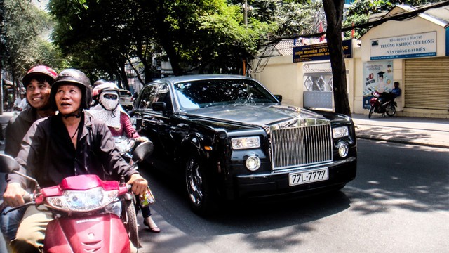 Chiếc Rolls-Royce Phantom chính hãng đầu tiên và độc nhất Việt Nam gắn liền với tên tuổi bà Dương Thị Bạch Diệp - Ảnh 5.