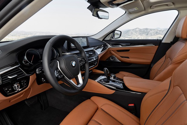 BMW 5-Series 2019 sắp ra mắt tại Việt Nam lộ thông số kỹ thuật và giá dự kiến từ gần 2,4 tỷ đồng - Ảnh 2.