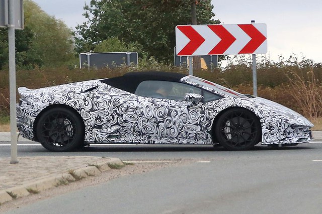 Lamborghini Huracan 2020 lộ diện những hình ảnh đầu tiên, ra mắt ngay năm nay - Ảnh 5. Lamborghini Huracan 2020 lộ diện những hình ảnh đầu tiên, ra mắt ngay năm nay - Ảnh 5.