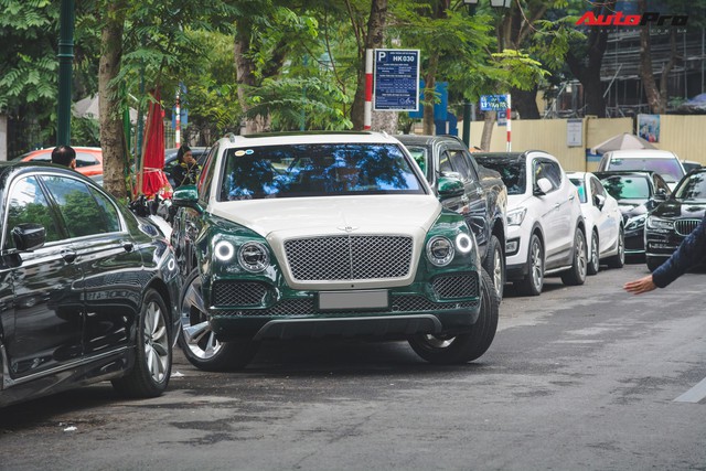 Soi kĩ Bentley Bentayga Onyx Edition hai tông màu độc nhất Việt Nam - Ảnh 11.