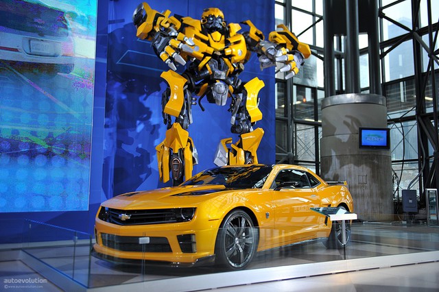 Các đại gia tranh nhau mua 4 chiếc Chevrolet Camaro đã biến hình trong Transformers - Hình 4.