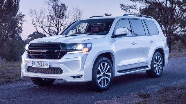 Toyota Land Cruiser độ xuất sắc: Dùng ghế BMW 7-Series, nội thất ngang chuẩn Lexus