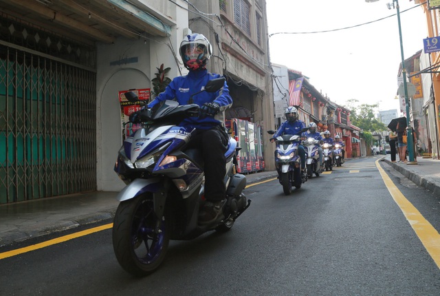 Kham pha Malaysia cung xe Yamaha tren hanh trinh ASEAN Blue Core Touring Ai bao xe tay ga khong the di phuot duong dai