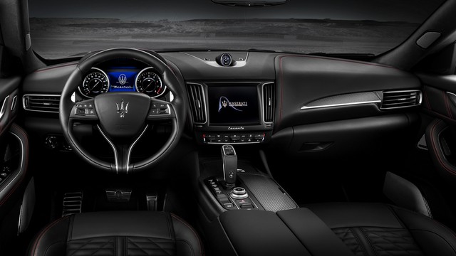 Maserati Levante Trofeo với động cơ siêu xe Ferrari đầu tiên tại Việt Nam có giá 15 tỷ đồng - Ảnh 3. Maserati Levante Trofeo với động cơ siêu xe Ferrari đầu tiên tại Việt Nam có giá 15 tỷ đồng - Ảnh 3.