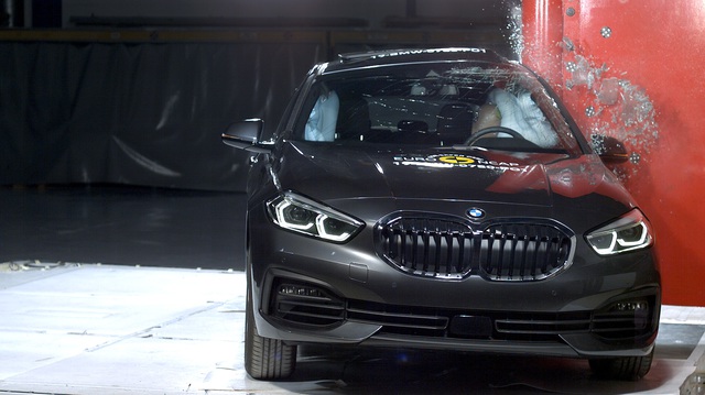 BMW 1-Series, 3-Series mới đạt điểm an toàn tối đa như thế nào?