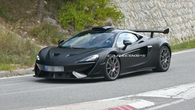 Lộ thêm ảnh không che chắn của siêu xe McLaren 620R hoàn toàn mới: Đẹp miễn chê